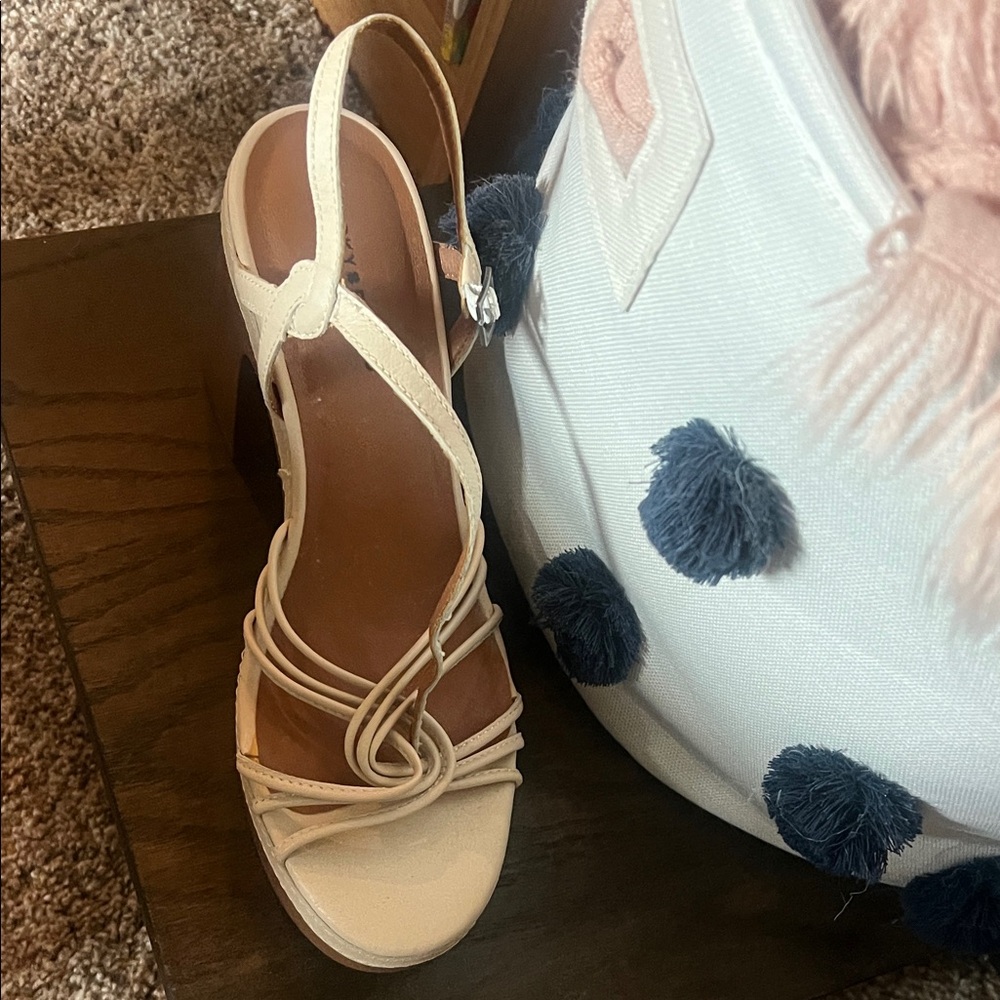 Lucky Brand Women's Tan Strappy Sandals Sz 10 - Picture 5 of 7